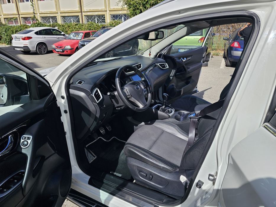 Vând Nissan Qashqai TEKNA ALL-MODE 4×4