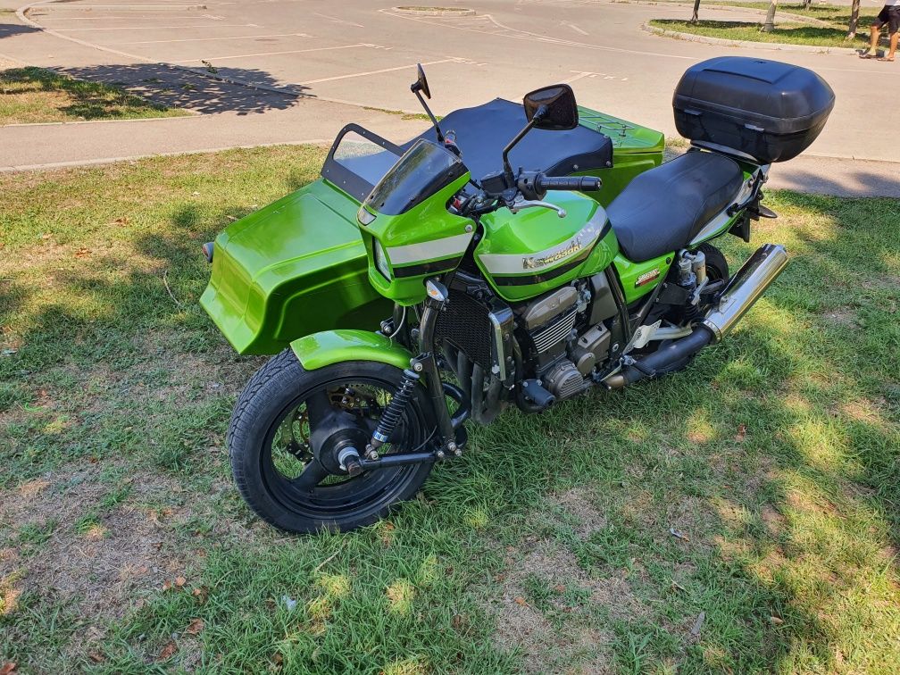 Kawasaki ZRX 1200 motocicleta cu atas