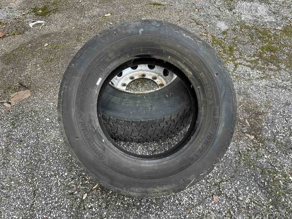 Гуми275/70R 22.5
