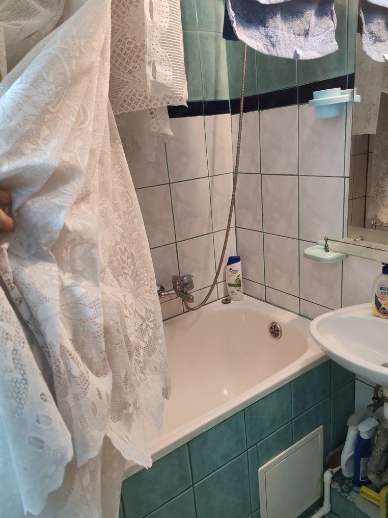 Închiriez camera cămin