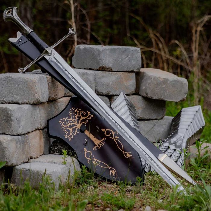 Меч Насрил / Андурил LOTR  Арагорн Бързоход с Поставка и Кания