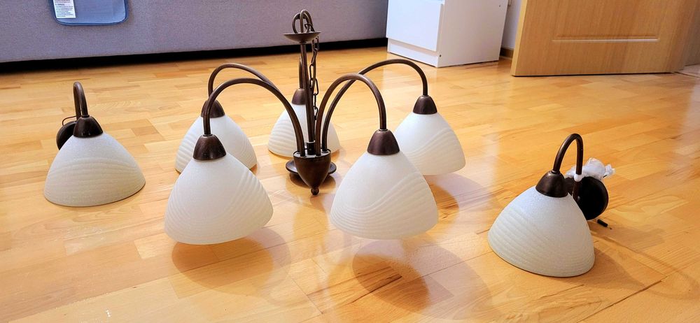 Candelabru cu 5 abajure si doua aplici de perete