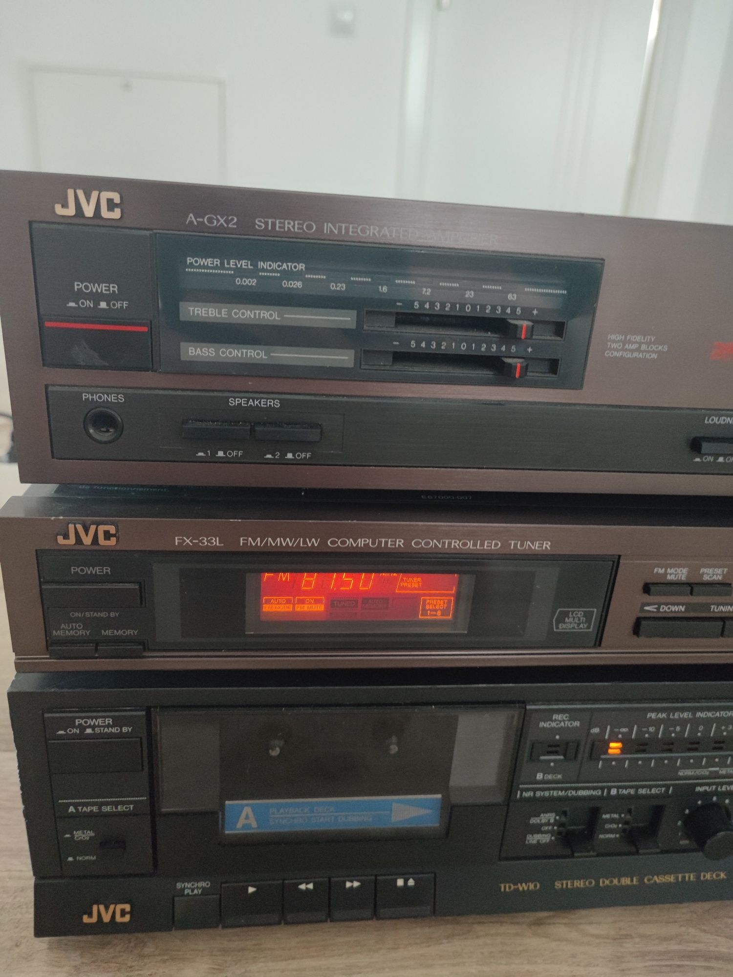 Linie audio amplificator / statie JVC AGX 2 cu radio si deck