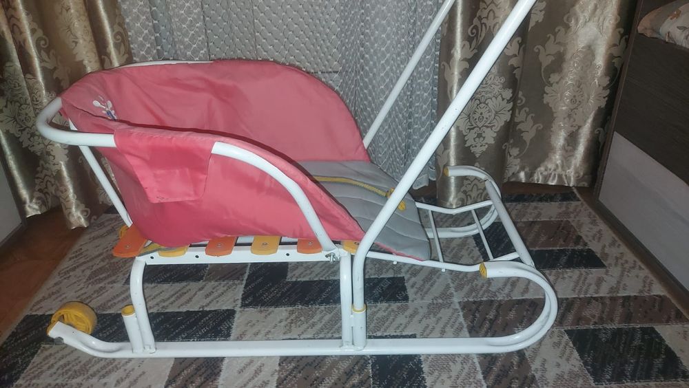 Детские санки в отличном состоянии