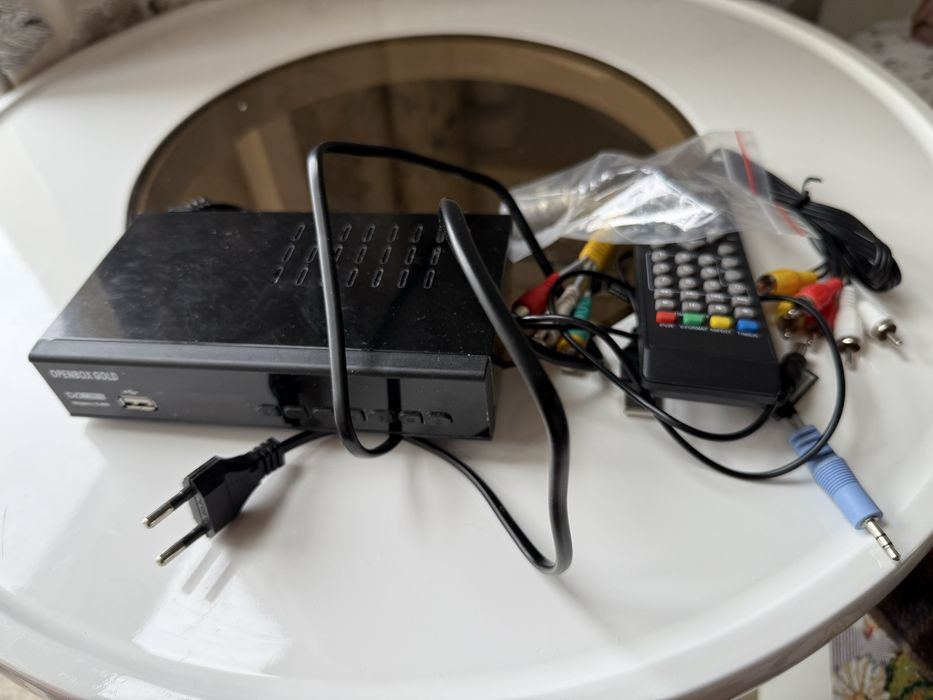 Цифров телевизионен приемник openbox gold g-444