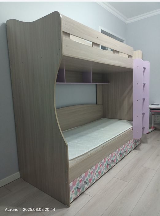 Кровать двухъярусная