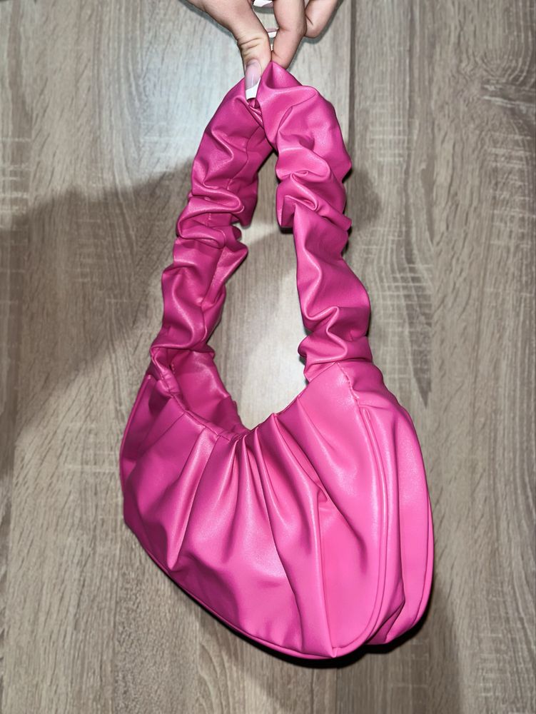 Малка дамска чанта тип Scrunched