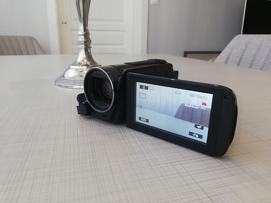 Видео камера Canon Vixia HF R500