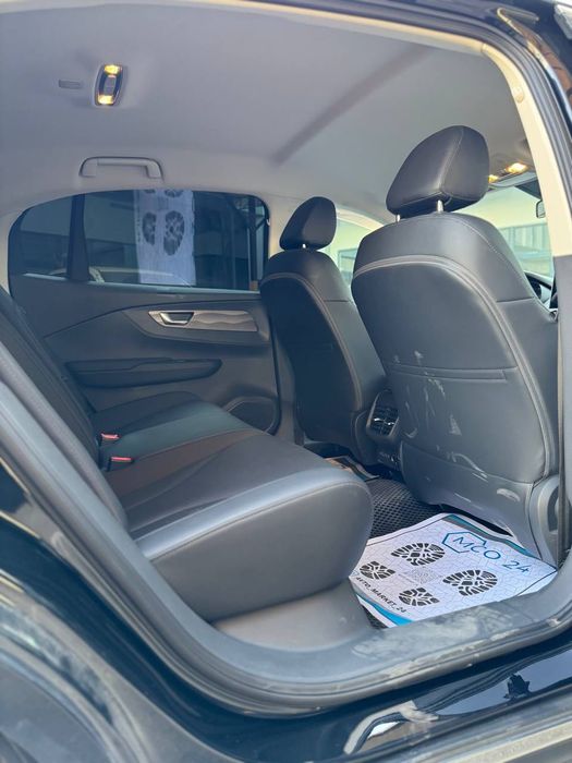 Hongqi e-km5 500 km