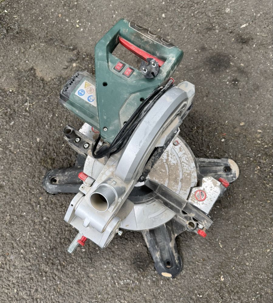 Solamanet vinde: Fierastrau circular stationar Metabo KS216 M