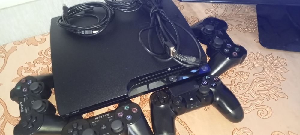 PS3 sotiladi 1 tera pamit 28 igra bor