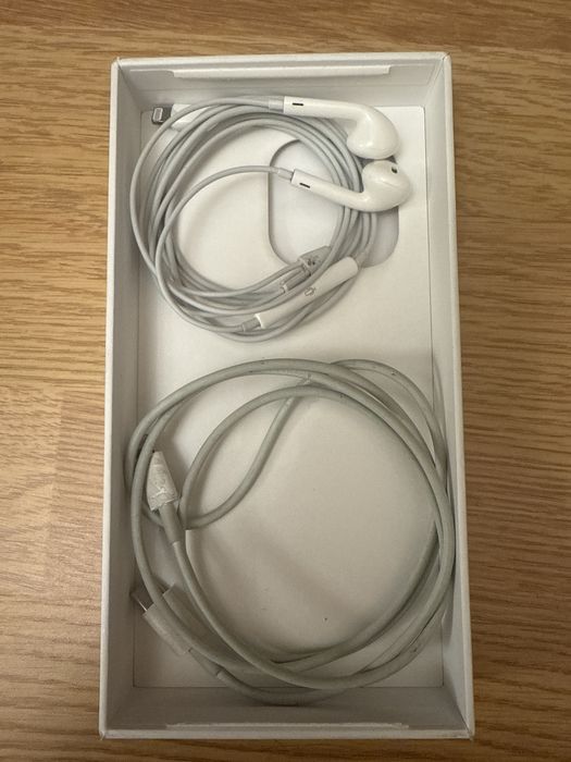 продам оригинал наушники и оригинал кабель