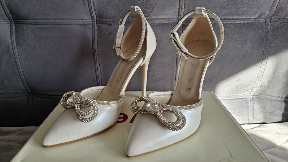 Обувки на висок ток - нови