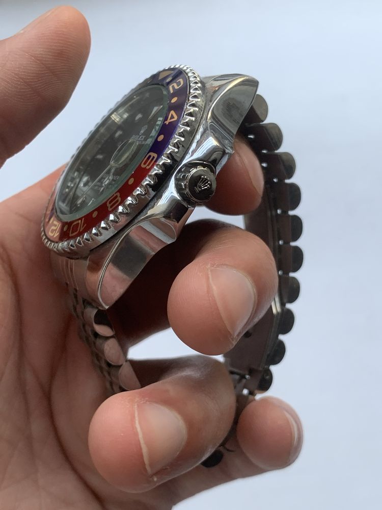 Часы Rolex срочно продам