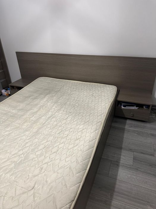 Pat cu saltea pe arcuri