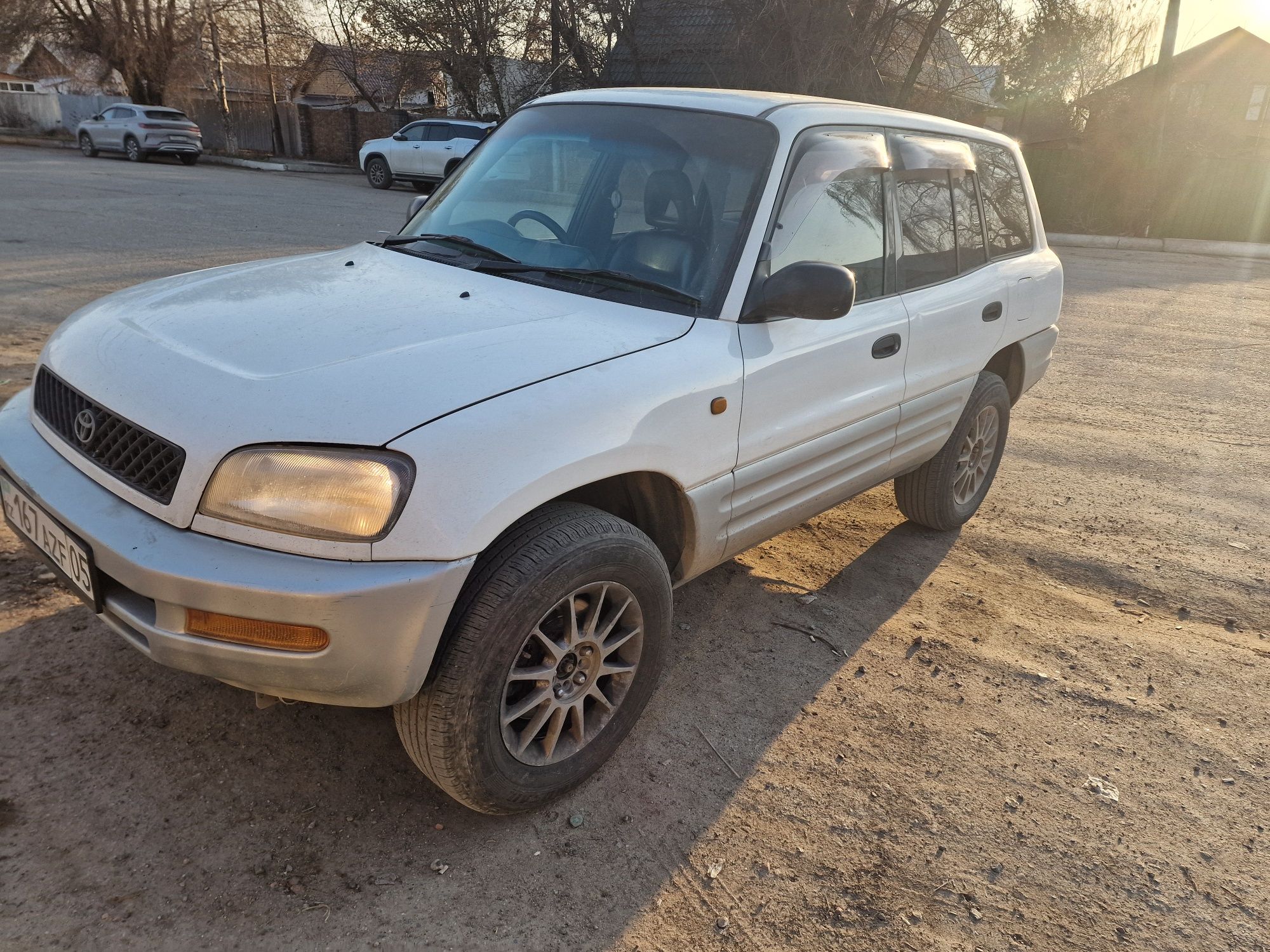 Продам rav4 1997