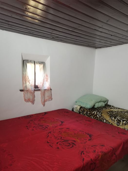 Vând doua corpuri de casă