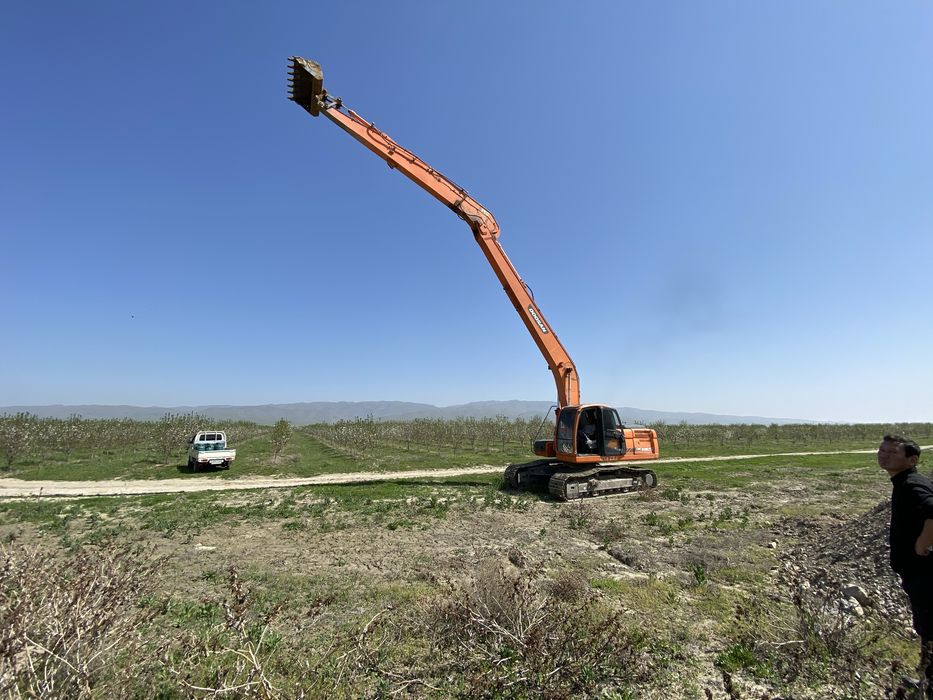 Экскаватор Срочно сотилади Doosan 225, 16 метрлик