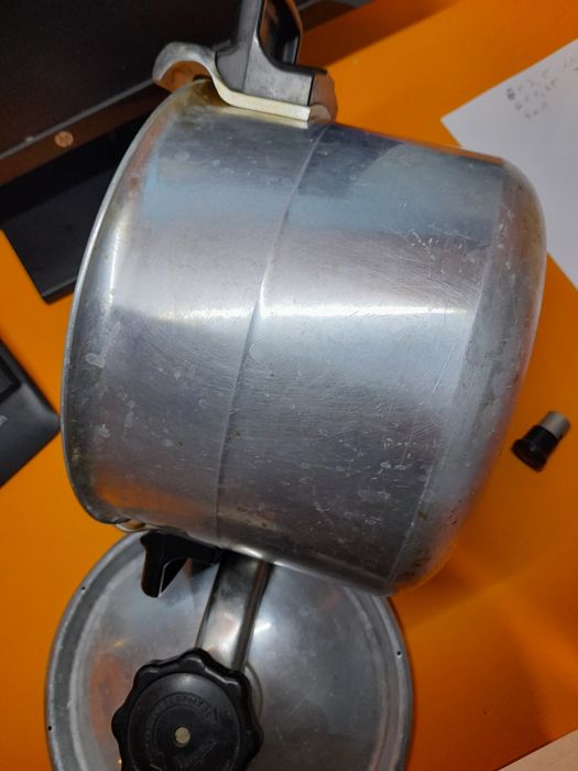 Руска тенджера под налягане