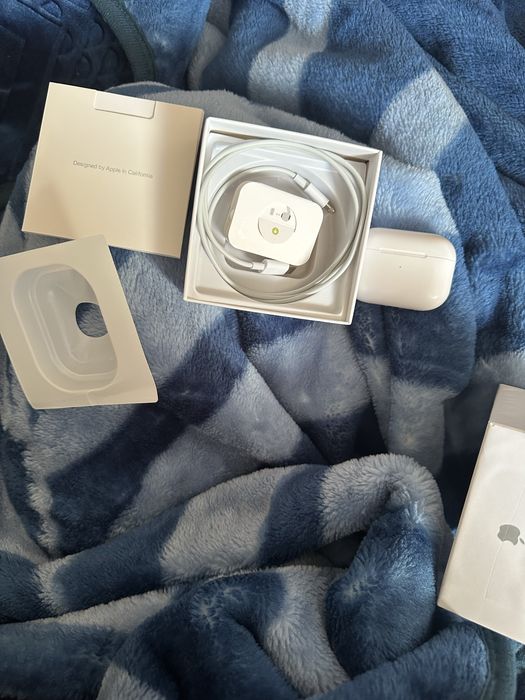 Vand casti air pods pro 2