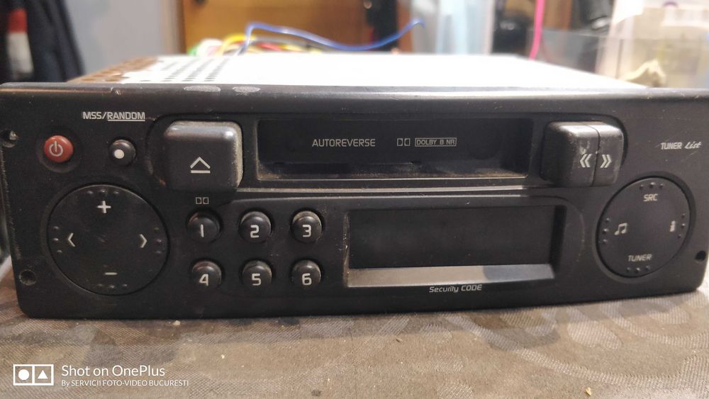Radio Gloria banda vest 88-108 / Radio Casetofon Levis