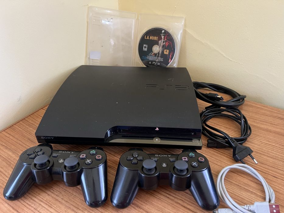 PlayStation 3 Slim(Modabil) HDD 320GB,2 Controllere,joc LA Noire