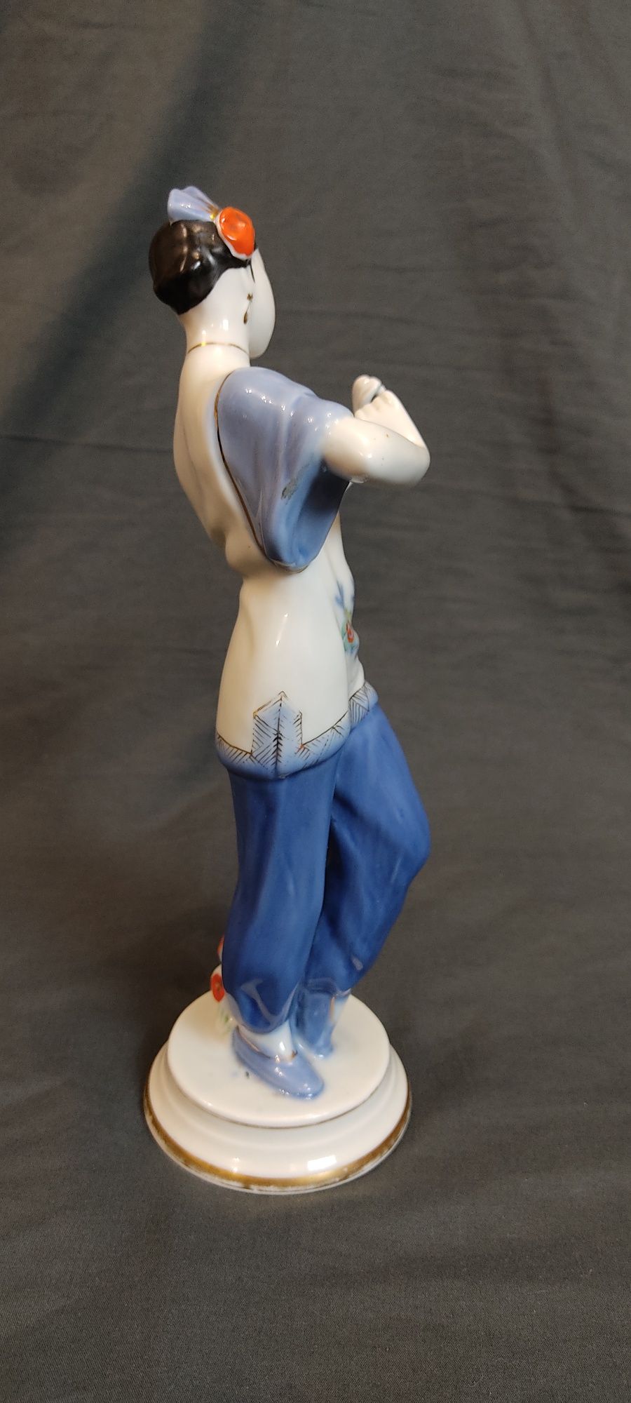 Фарфоровая статуэтка танцующая китаянка ДФЗ Вербилки