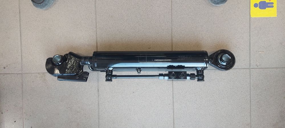 Tirant central hidraulic tractor