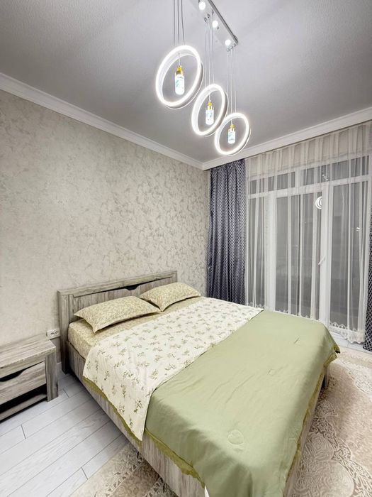 Просторная квартира посуточно — рядом с Туран Молл