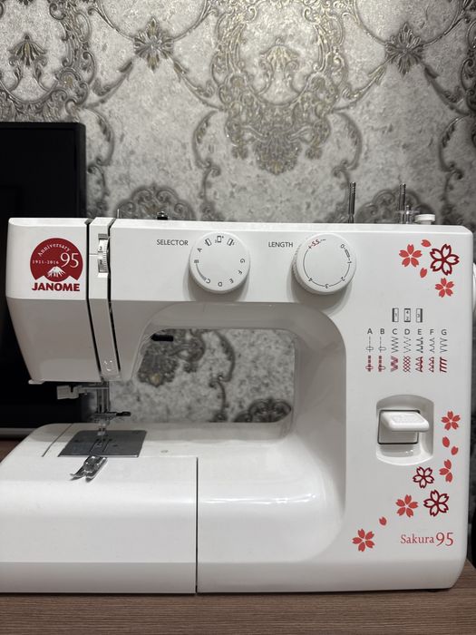 Швейная машинка Janome Sakura 95