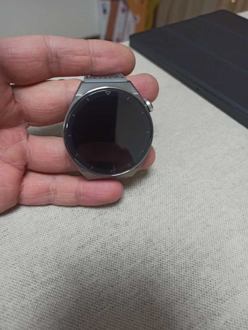 Часовник Huawei GT3 Pro Titanium