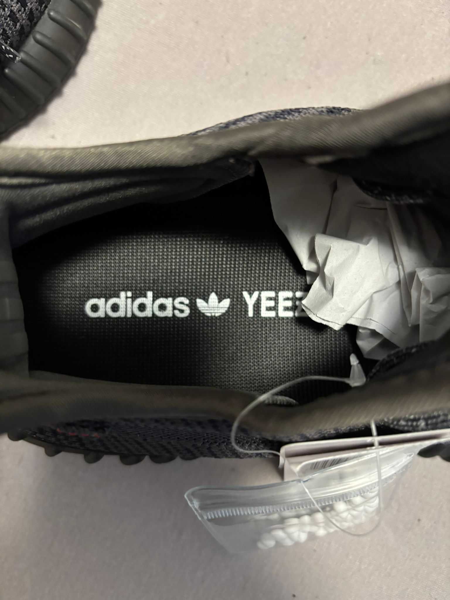Yeezy 350 v2 Black