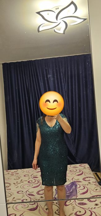 Платье зеленое новое