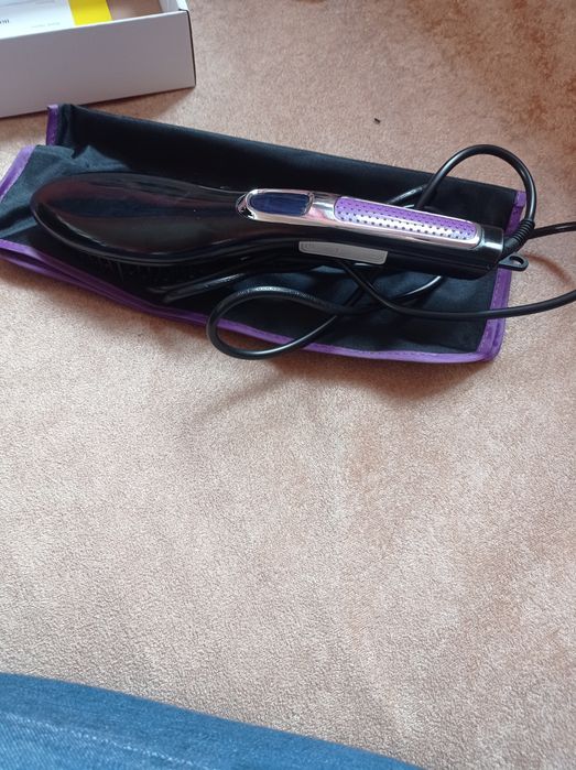 Керамична четка за изправяне на коса