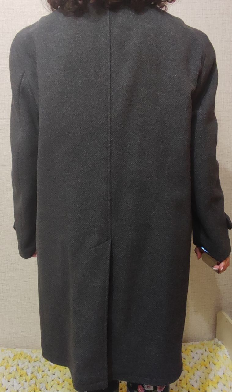 Мужское теплое пальто размер 52