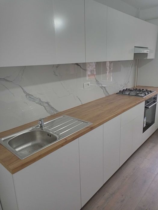 Apartament 3 camere de închiriat