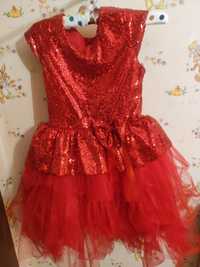 Коледна червена рокличка