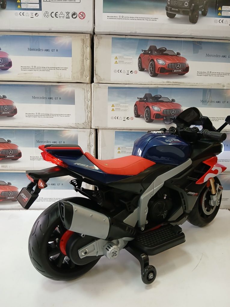 Акумулаторен мотор Aprilia с меки гуми,кожена седалка 12v