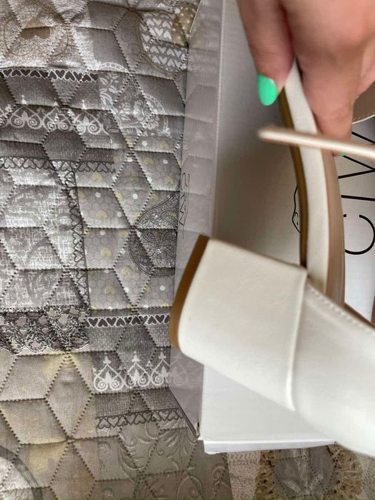 Обувки за поводи