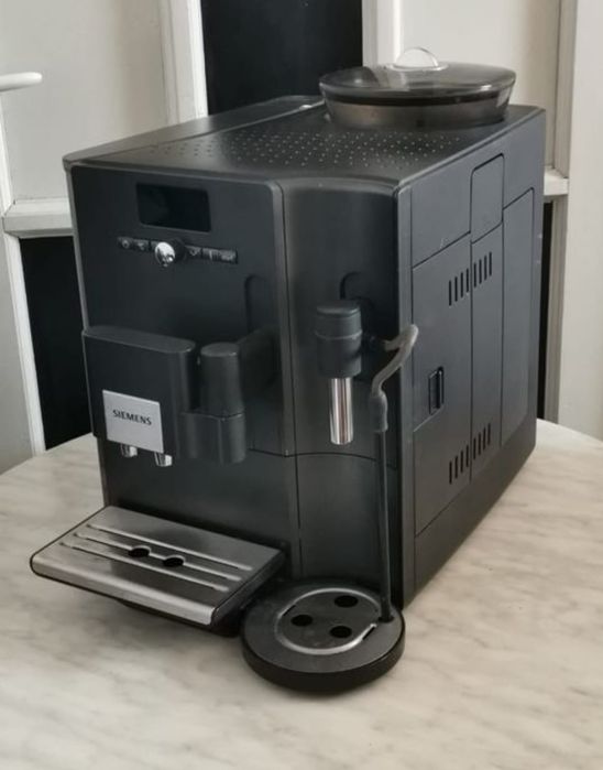 Aparat de cafea cu boabe Siemens EQ7 + M digital Espressor Cafetieră