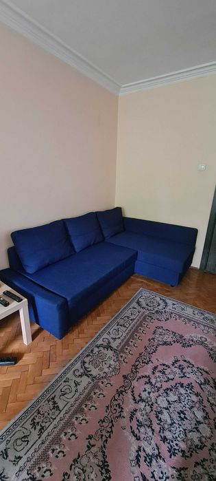 Голям гардероб, тапицирана спалня и разтегателен диван с ракла IKEA