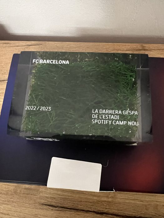 FC Barcelona – Bucată originală de gazon Spotify Camp Nou 2022/2023