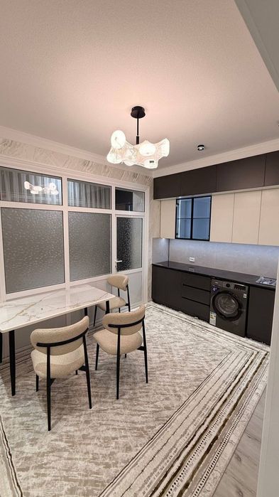 Uchtepa xokimyat yonida Amaliy fanlar bilan yonma yon