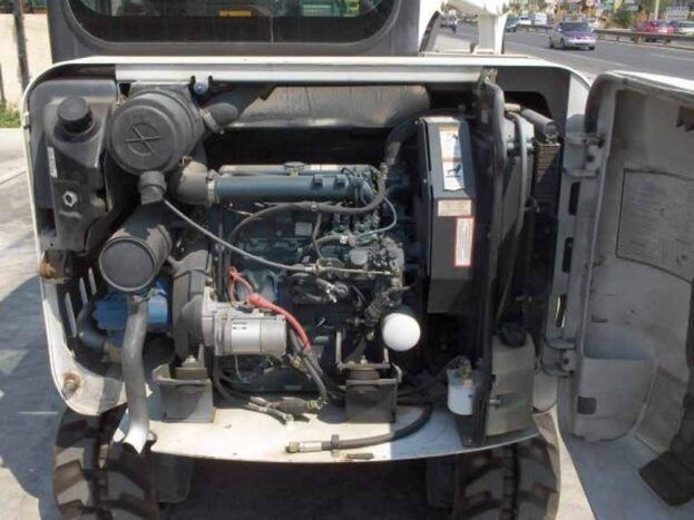 motor complet pentru miniexcavator bobcat 331, x331