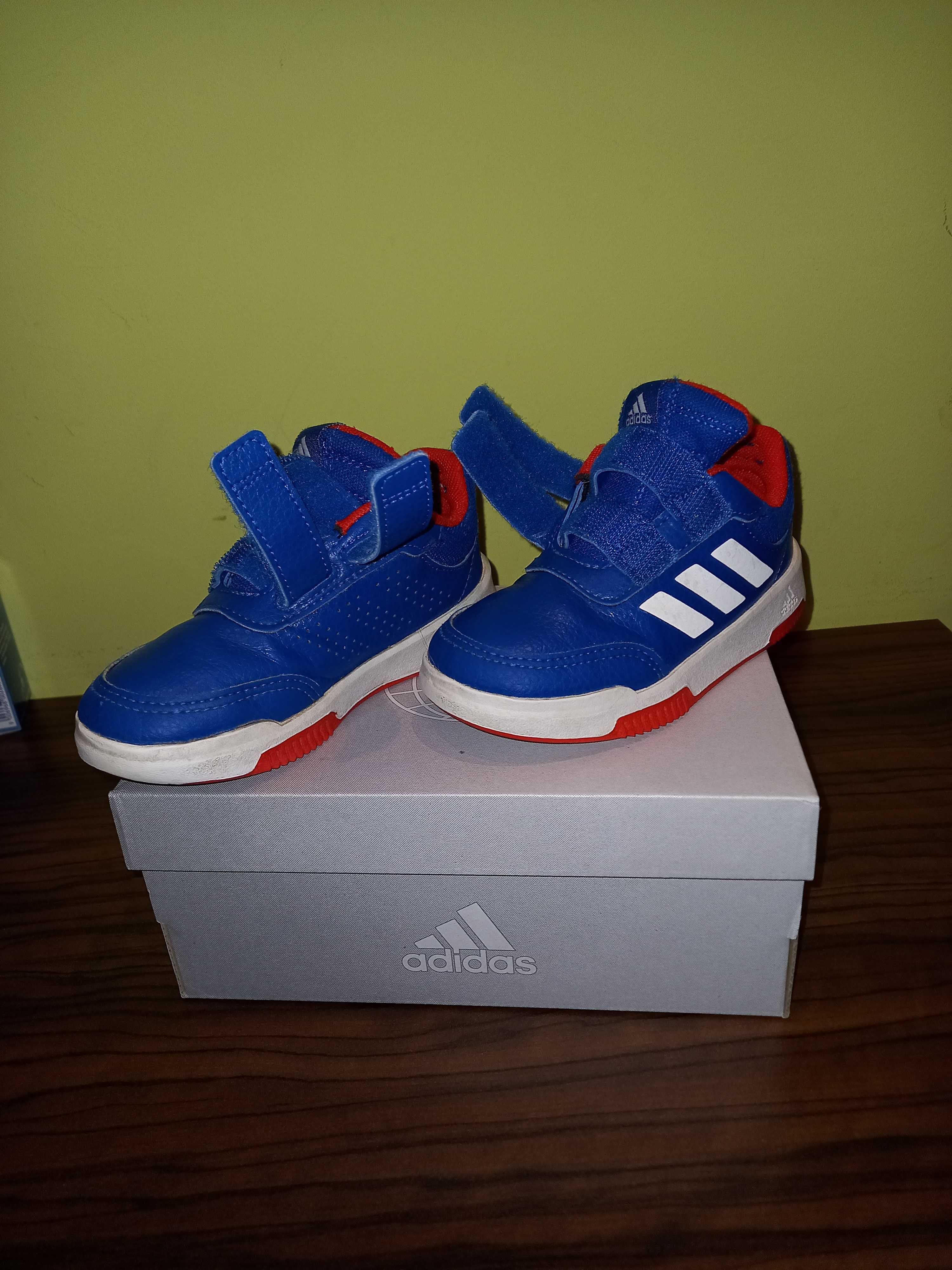 Детски маратонки Adidas номер 25