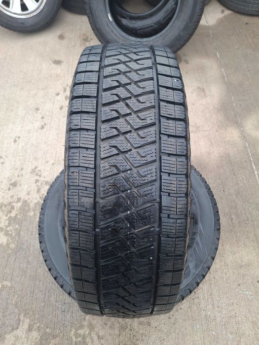 2бр. зимни гуми 235/65/16C Lassa като нови. DOT 4319