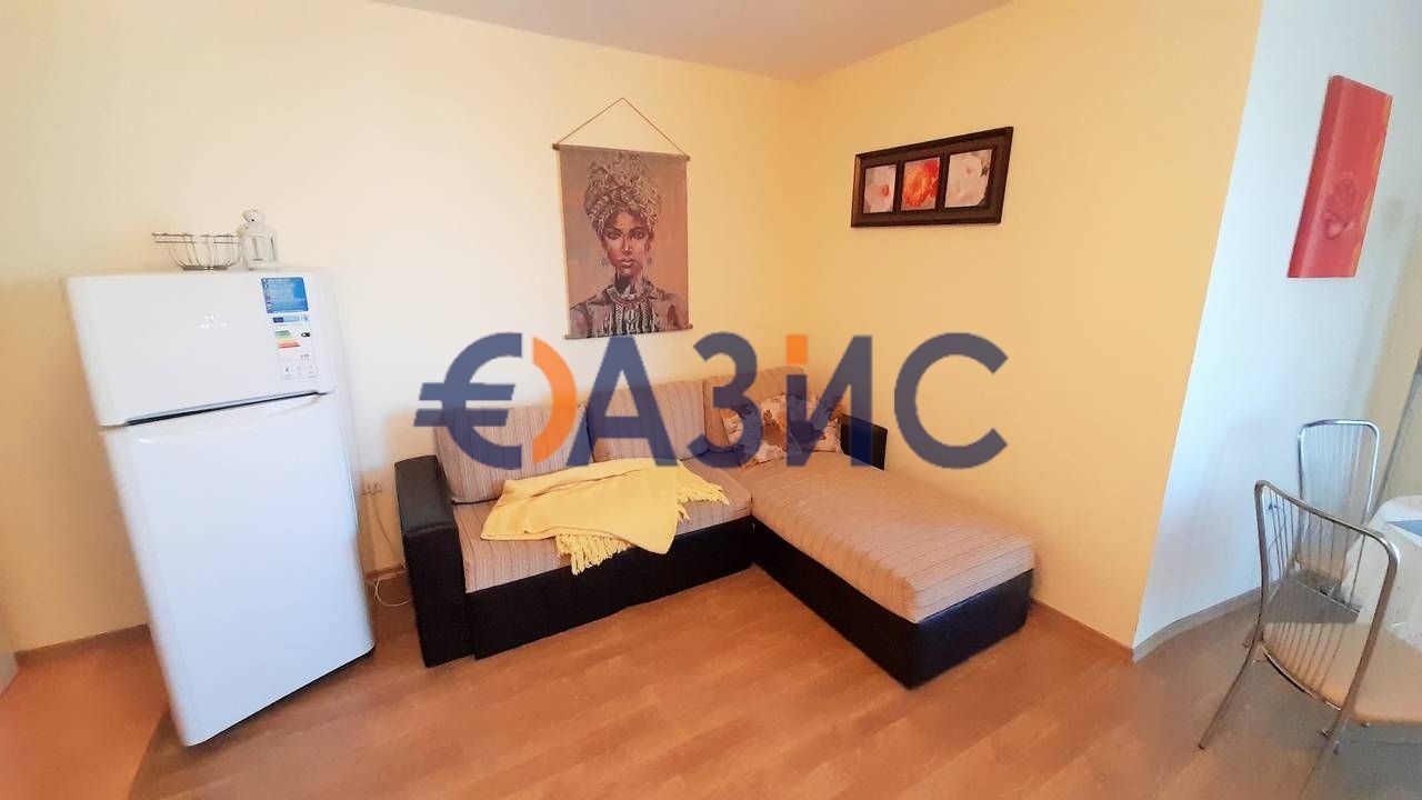 Продава се Двустаен апартамент в Свети Влас - 70 кв.м за 1215 €/кв.м - Снимка #4