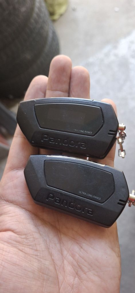 Продам 2 пейжера от Pandora сигнализации от каких моделей незнаю.