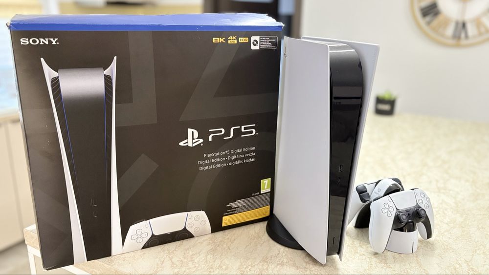 Ps5 slim digital cu 2 controllere si suport incarcare