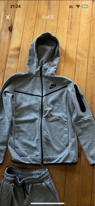 Екип nike tech fleece , запазен